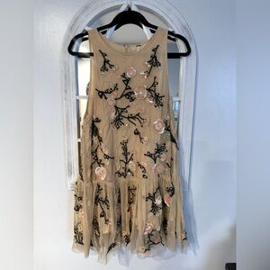 FREE PEOPLE-Embroidered Sleeveless Dress with Floral Design
